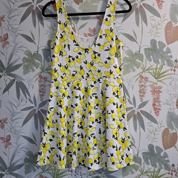 Divided Lemon Print Sleeveless Dress Size 10. Small Spot - Picture 2 of 8